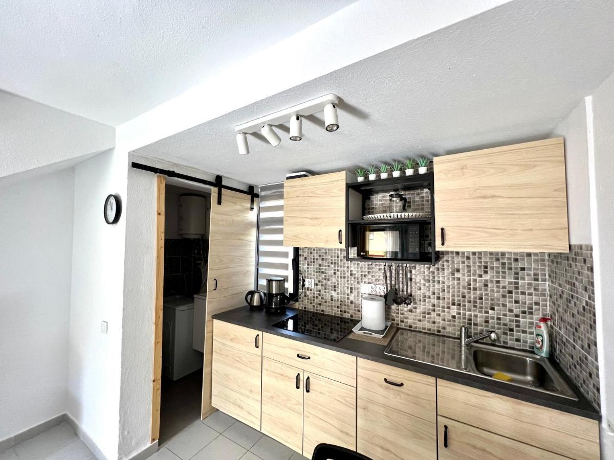 Paola Comfort Apartment กอสตากาลมา ภายนอก รูปภาพ
